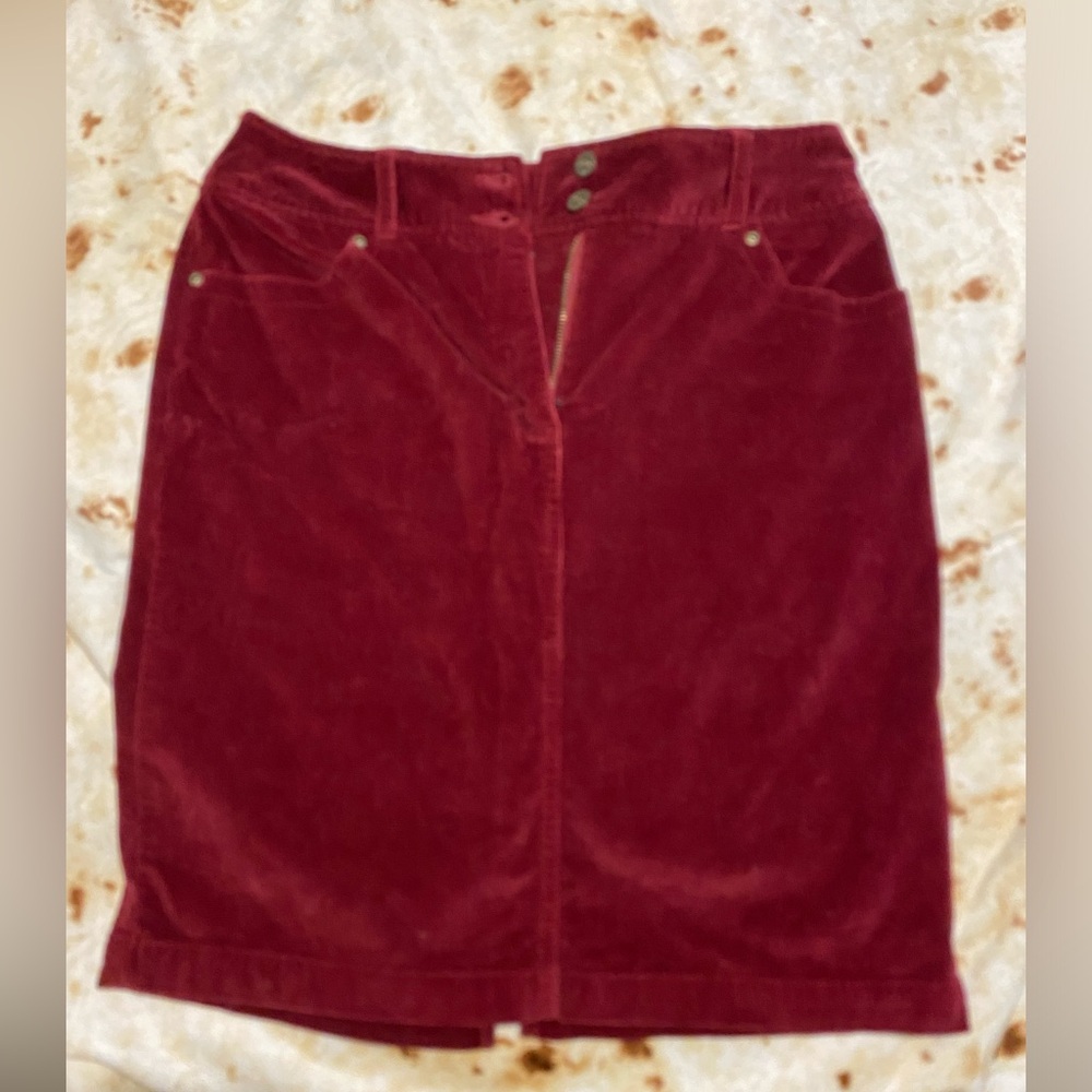 Jeanology Collection Maroon Corduroy Skirt Size 14 - Straight Line Silhouette